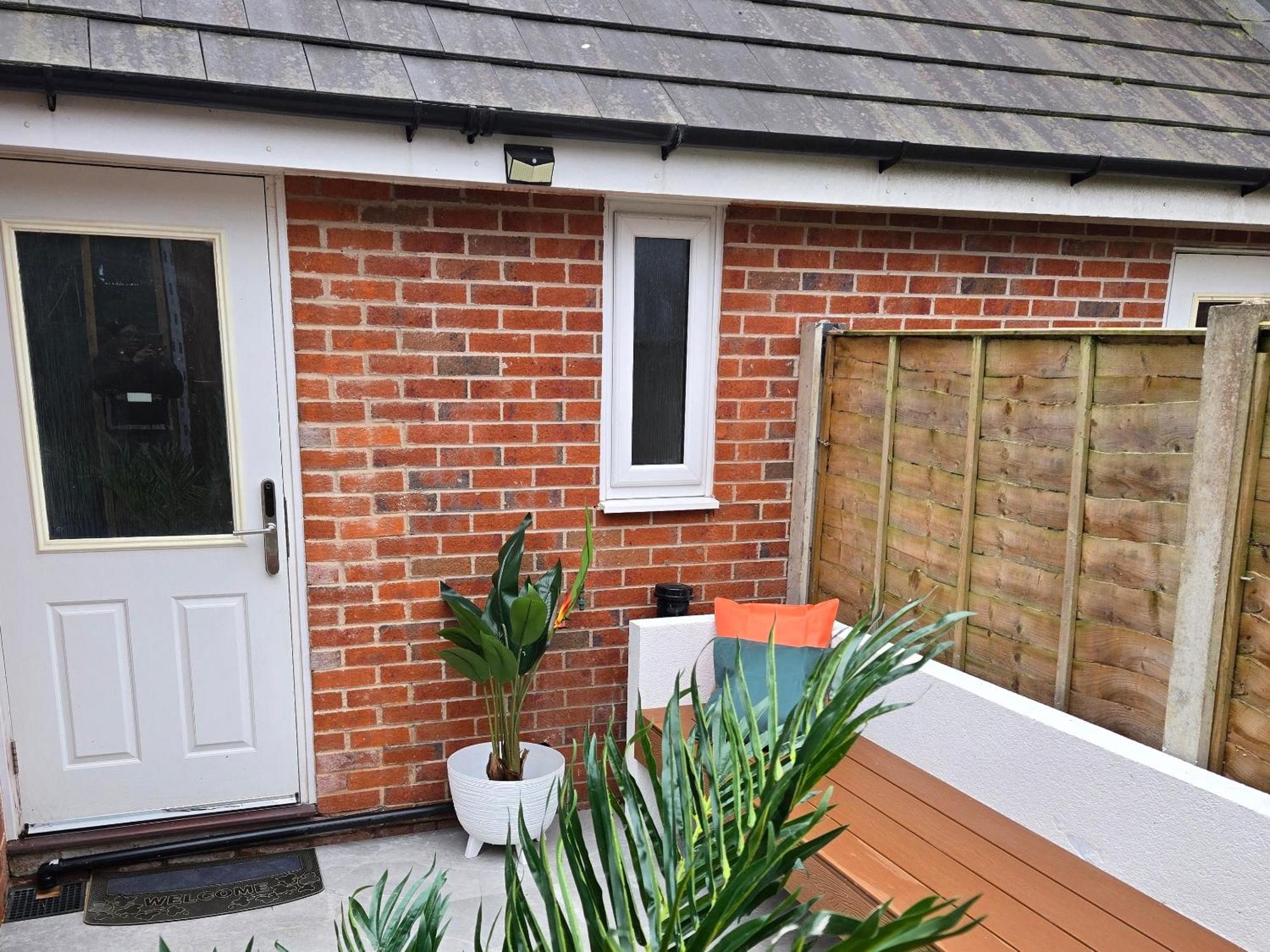 The Cosy Pod - Short In Guest house